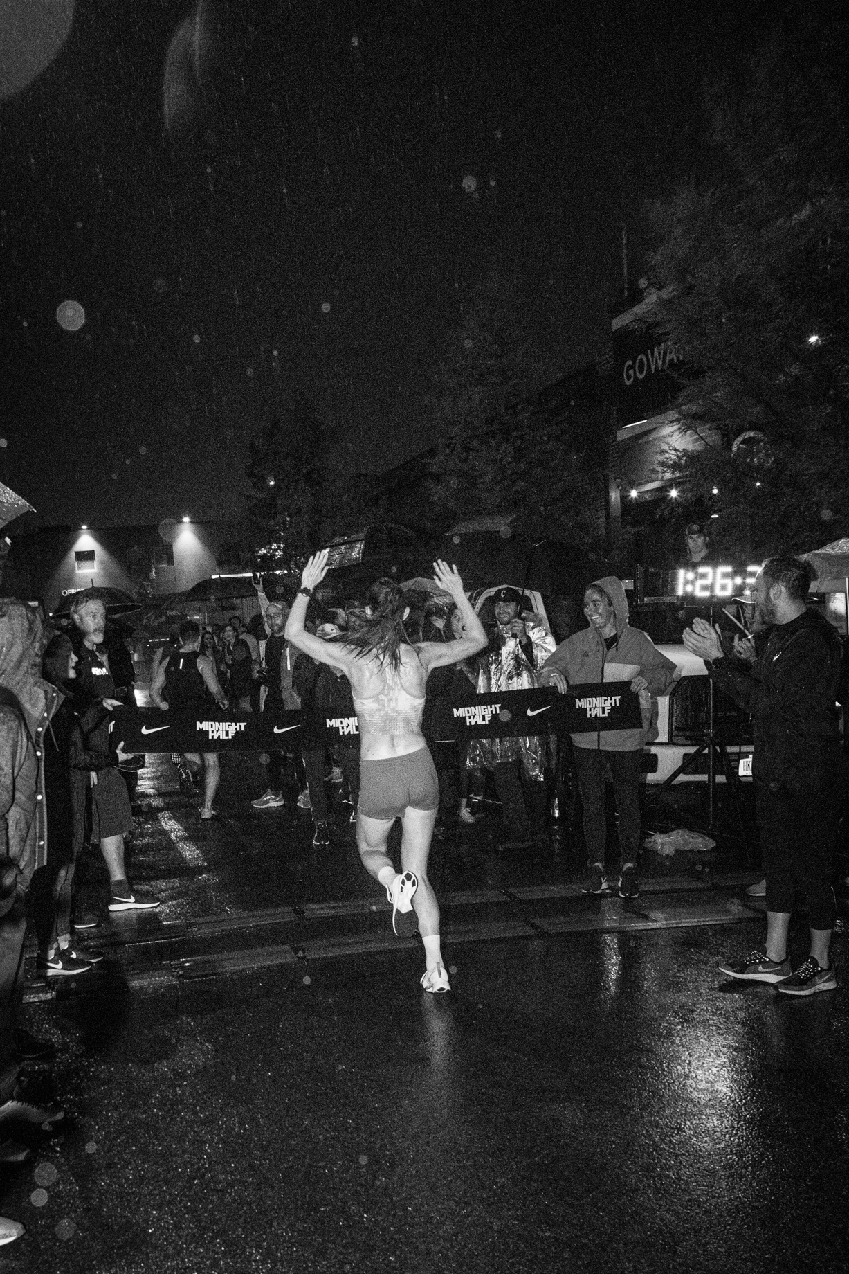 MidnightHalfGrahamMacIndoe_OSRMidnightHalfMarathon__P6A3605.JPG